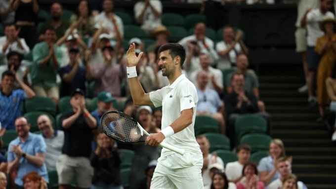 Djokovic, victoria sobre la hora ante Wawrinka