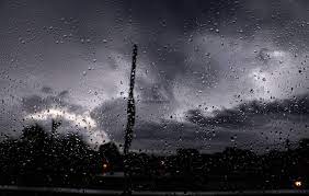 Lunes caluroso y con ocasionales tormentas por la tarde