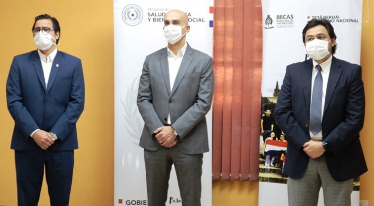 Salud anuncia capacitación en terapia intensiva a personal de blanco