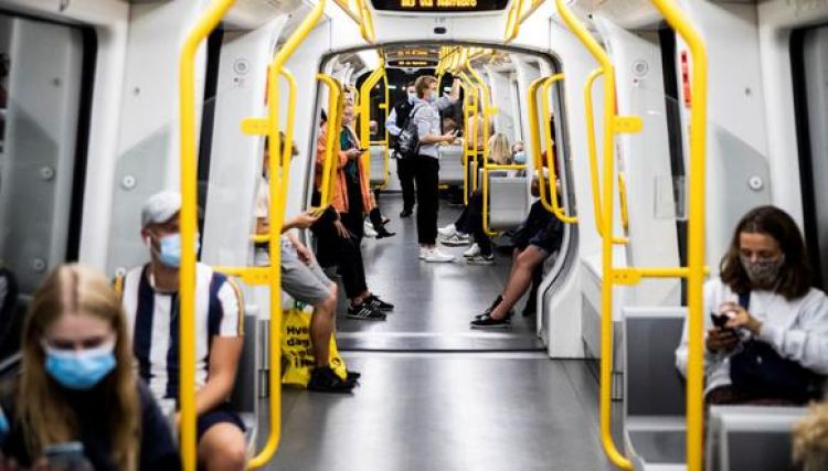Dinamarca eliminará el uso obligatorio de mascarillas en el transporte público