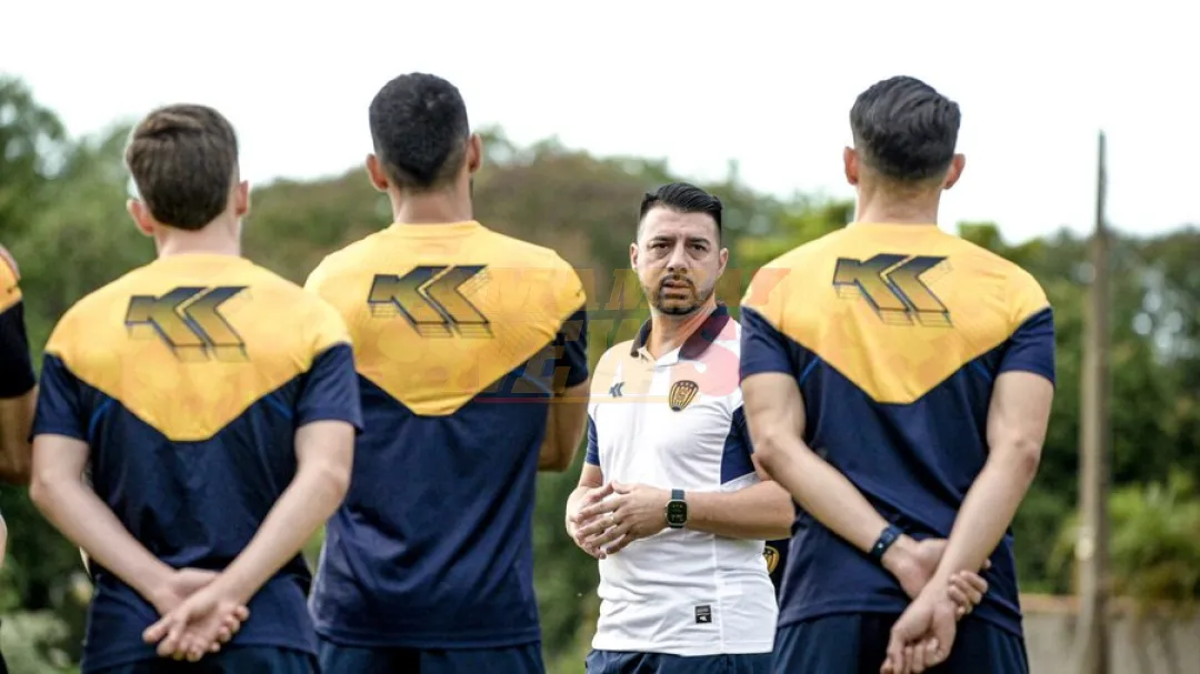 Julio César Cáceres comandó su primera práctica en Luqueño
