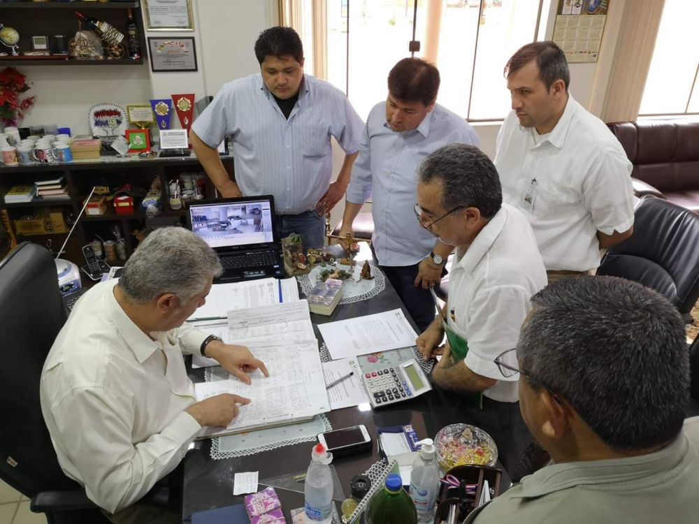 Reunión sobre Unidades de Salud Familiar en distintos barrios de Pedro Juan Caballero