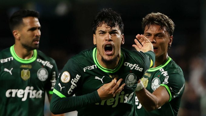 Gustavo Gómez, el jugador con más partidos y minutos en el mundo