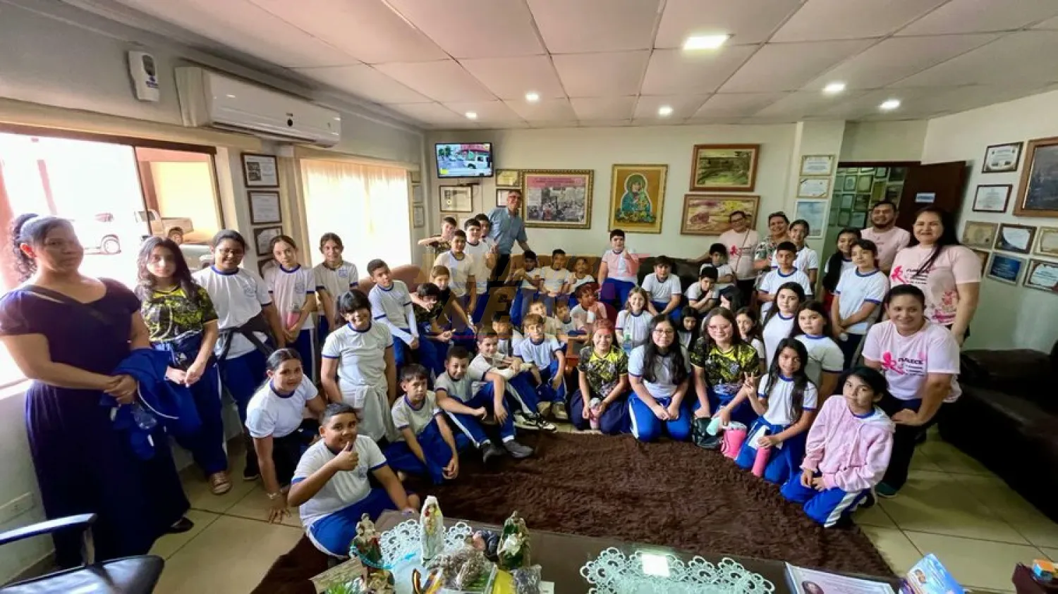 Alumnos de la Escuela Generación de la Paz visitaron al intendente Ronald Acevedo