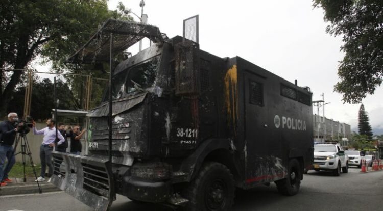 Bajo fuerte custodia policial trasladan a detenidos por el caso Pecci