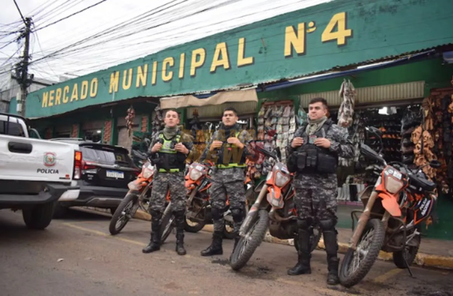 Riera anuncia mudanza, “delivery” policial y tobilleras