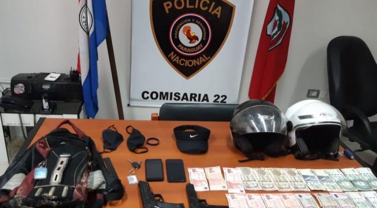 Detienen a supuestos delincuentes que asaltaron local con armas de juguetes
