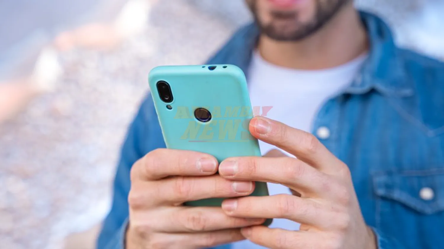 Chile aprueba ley que prohíbe uso de celulares en colegios