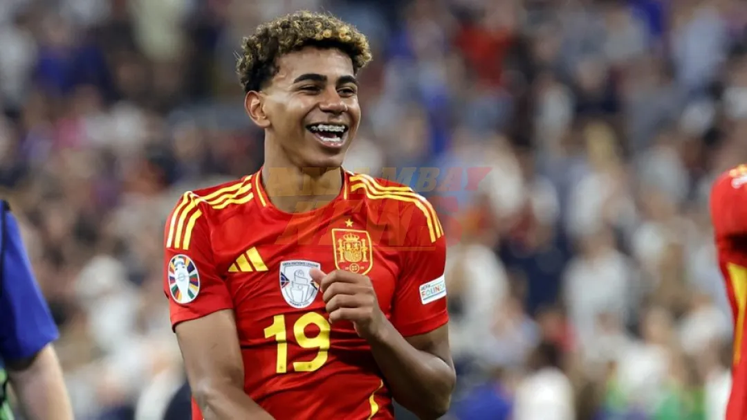 Lamine Yamal repite como candidato al trofeo Kopa al que también aspiran Cubarsí y Huijsen