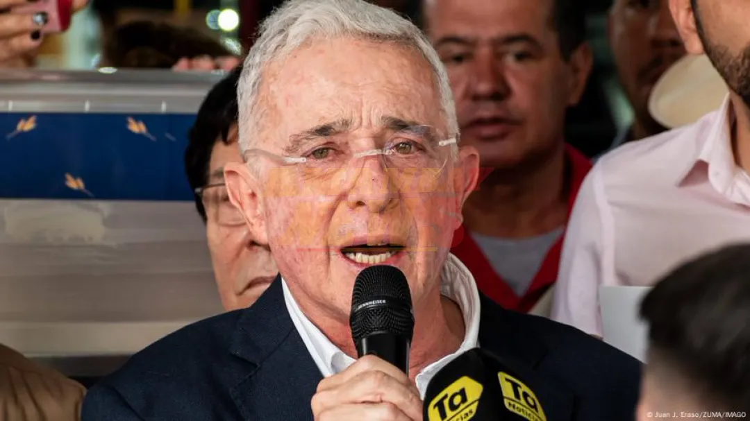 Uribe es sentenciado a 12 años de prisión domiciliaria