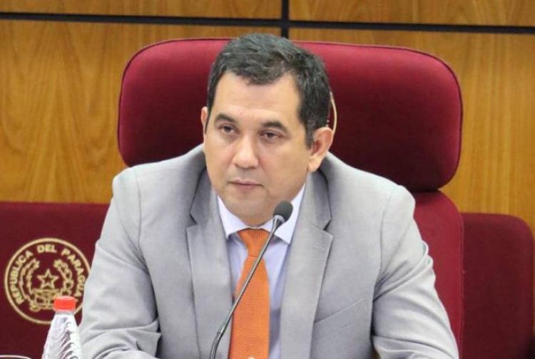 Piden a senador Arevalo descabalgar su candidatura a cambio del cargo de ministro de Justicia
