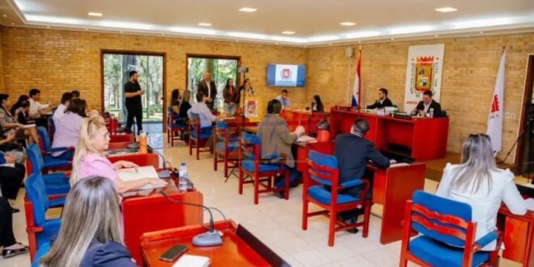 Junta Municipal aún sin acuerdo sobre intendente interino en CDE