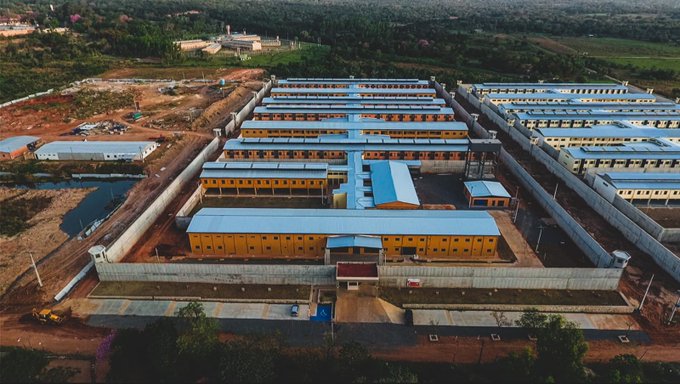 Régimen de máxima seguridad es necesario para profundizar cambio en el sistema penitenciario, dice ministro