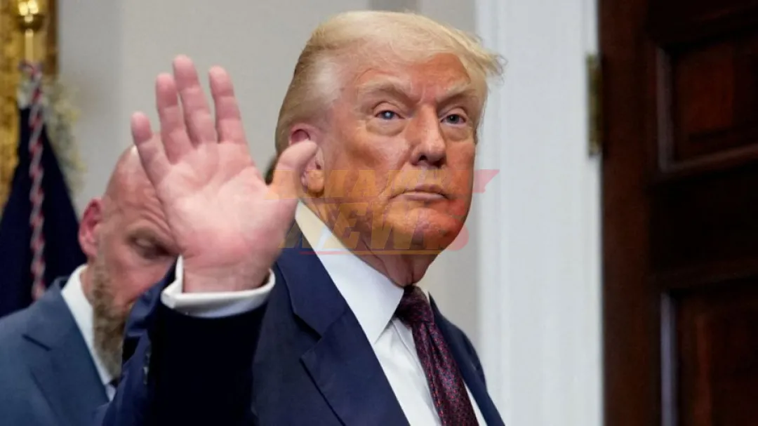 Trump anuncia aranceles del 100% a chips y semiconductores; busca que se fabriquen en EU