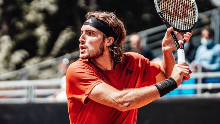 El griego Tsitsipas se coronó en el ATP de Lyon
