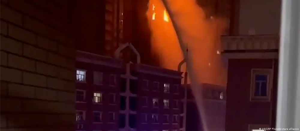 Trece fallecidos por incendio en dormitorio escolar en China
