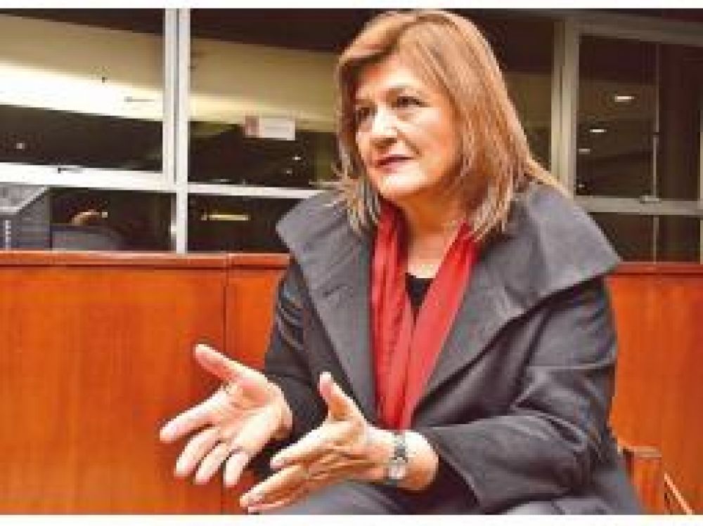 Senadora Blanca Ovelar pide intervenir universidades privadas mau