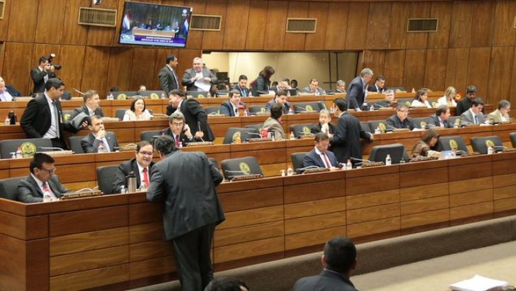 Dictamen en mayoría acepta versión Senadores del PGN 2021