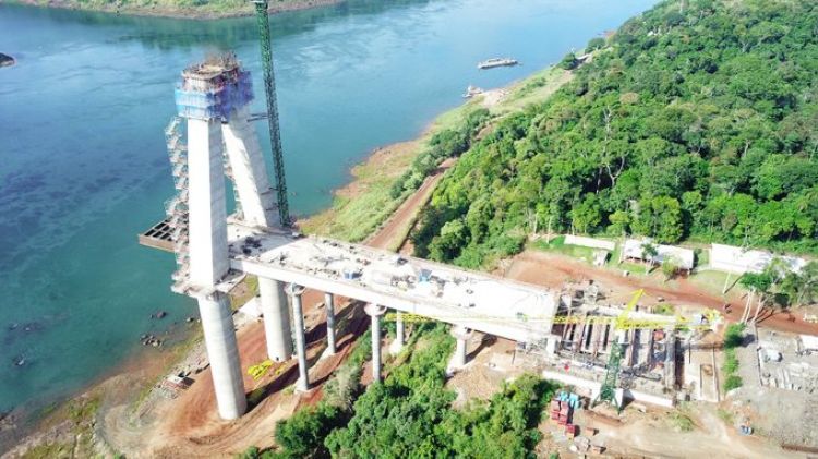 Concluye el empuje de los cuatro tramos del Puente de la Integración