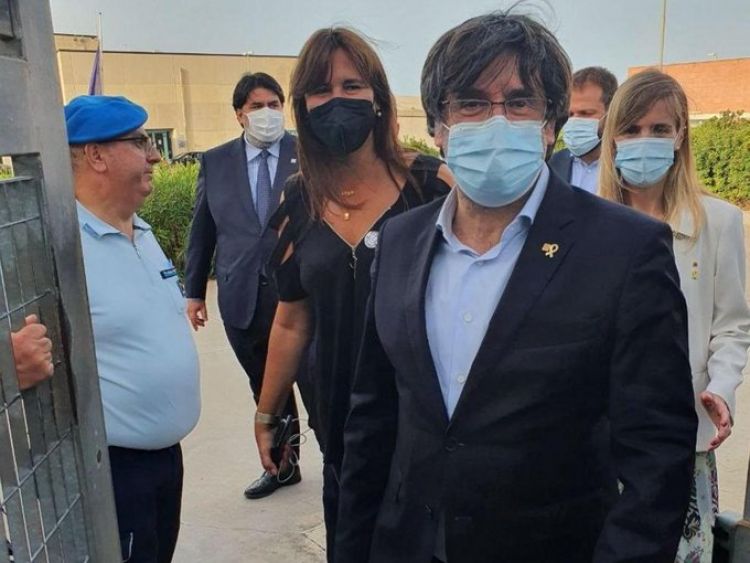 Puigdemont sale de prisión tras un día de arresto en Italia