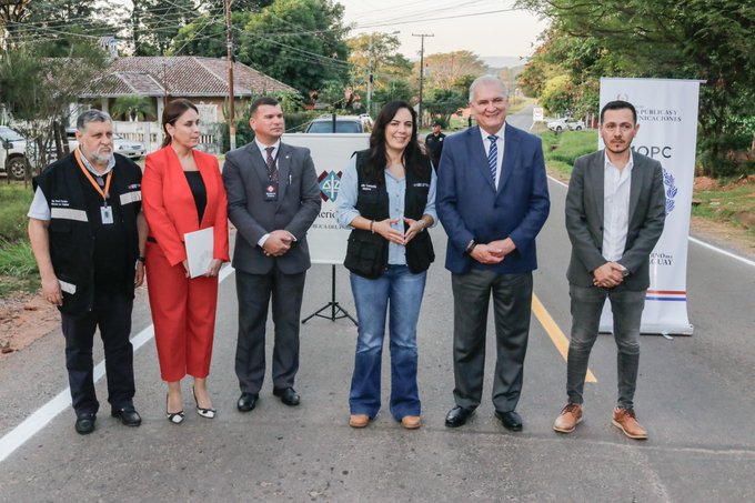 Eliminan lomadas sobre la ruta Pirayu-Paraguarí