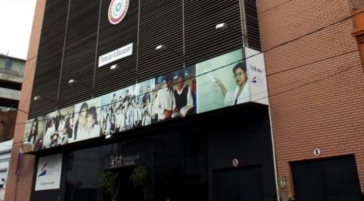 MEC y docentes acuerdan proponer la declaración de emergencia educativa nacional
