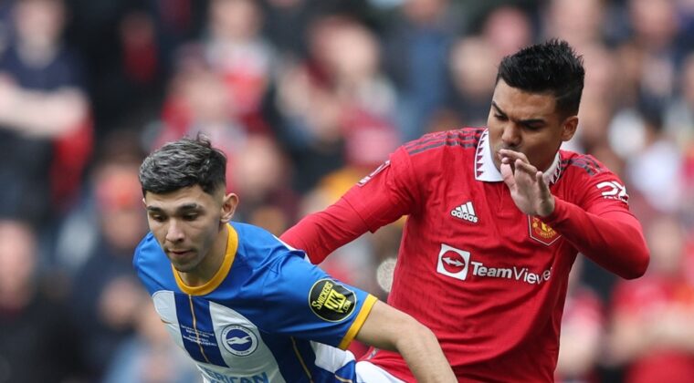 Manchester United vence al Brighton y habrá clásico con el City en la final