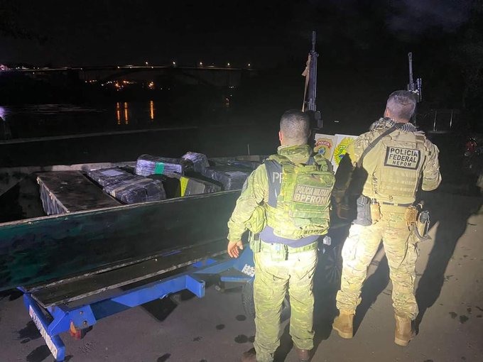 Policía Militar incauta embarcación con volúmenes de marihuana en el Paraná