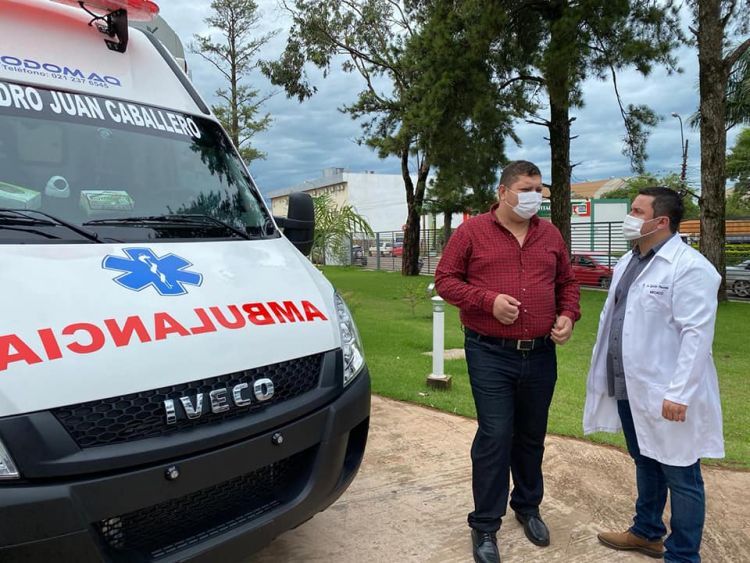 "Diputados colorados son los que manejan los hospitales distritales"