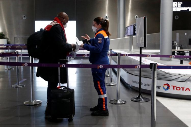 Francia establece cuarentena obligatoria para los viajeros de Argentina, Brasil, Chile y Sudáfrica