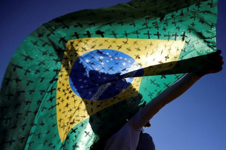 Brasil reporta más de 1.300 muertes por coronavirus en un día para llegar a un total de 74.133