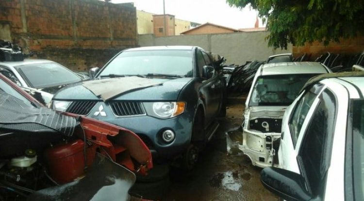 Ñemby: allanan supuesto desarmadero clandestino