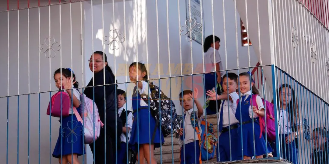 Escuelas retoman las clases este lunes