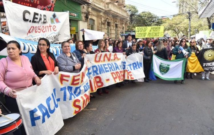 Ministro de Hacienda afirma que no hay presupuesto para aumento salarial