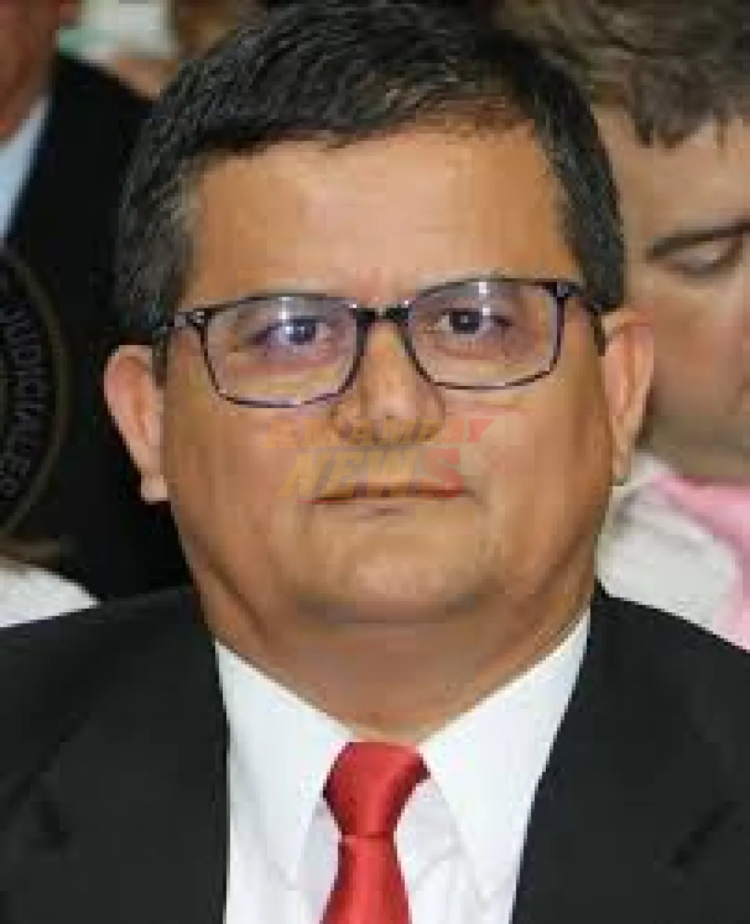 Corte suspende a juez imputado por abuso a menor