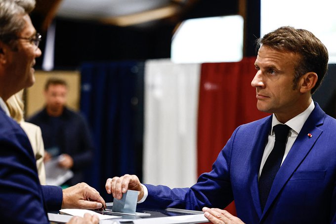 Elecciones en Francia: Macron pide unirse contra la extrema derecha en la segunda vuelta