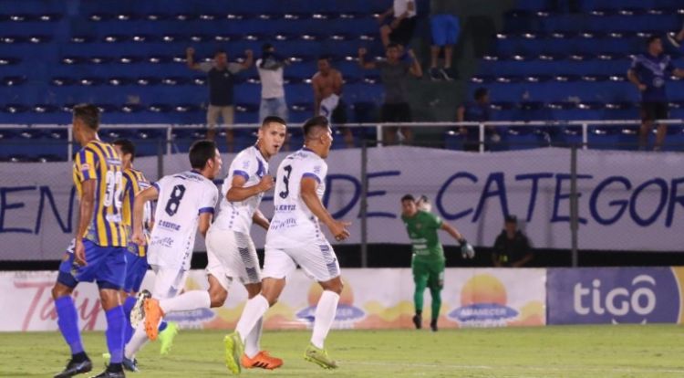 ¡Ameliano se lleva el primer round!
