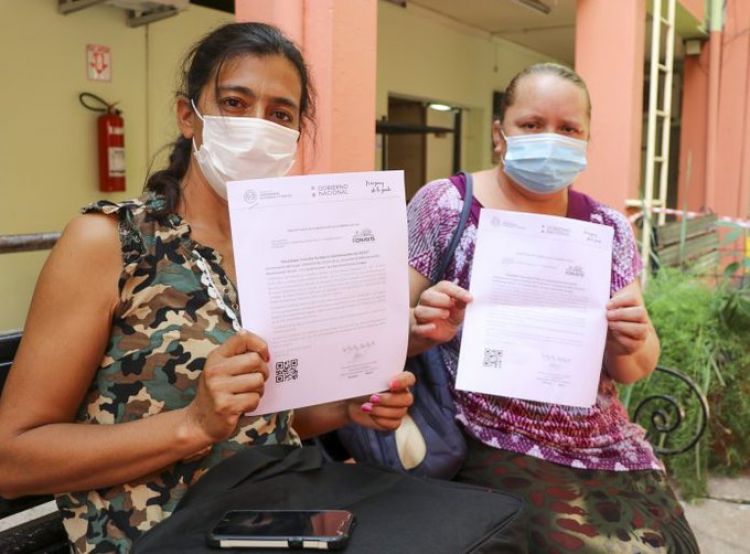 Entregan subsidios para viviendas a familias de Concepción