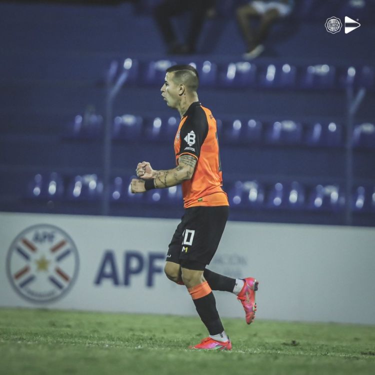 Si Olimpia no abona en 45 días por el pase de Derlis González, no podrá hacer fichajes