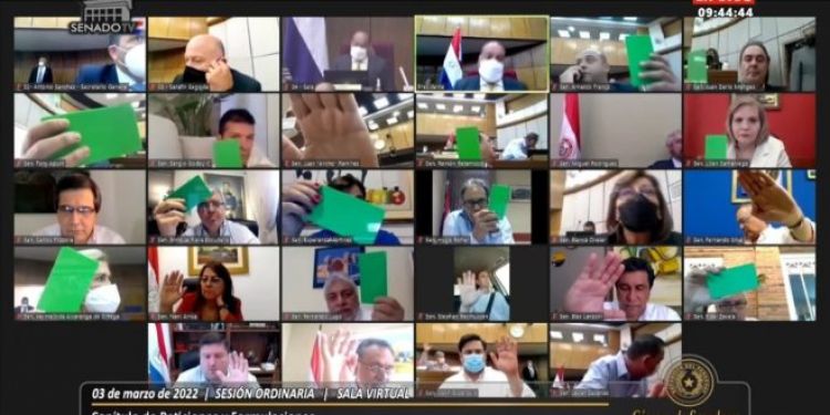 Senado aprueba declaración que condena ataque ruso contra Ucrania