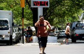 Meteorología pronostica un clima caluroso con chaparrones