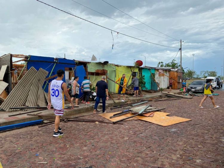 Destrozos tras temporal: más de 30 viviendas se vinieron abajo en la Chacarita