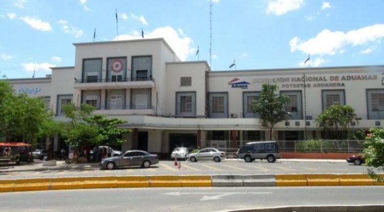 Covid-19: Aduana registró descenso abrupto en la recaudación del mes de abril