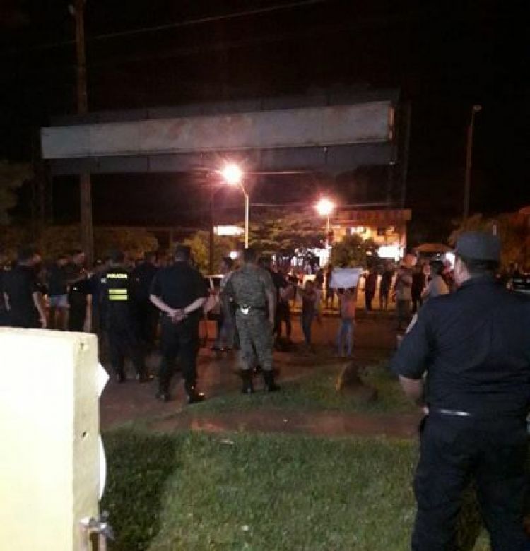 Menor muere baleado por un policía en una carrera clandestina