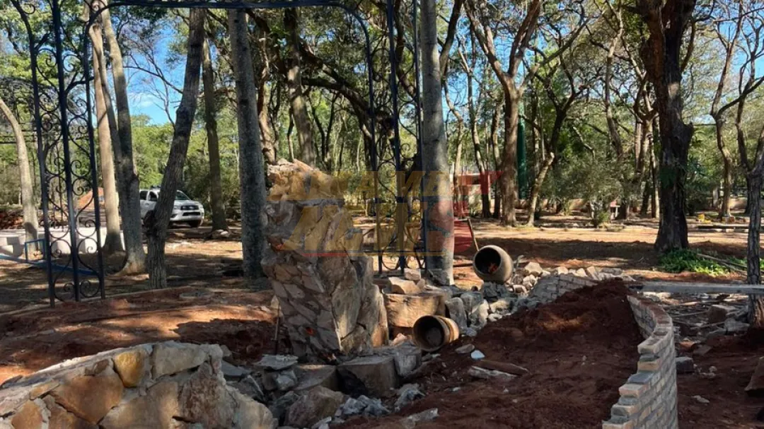 Atyrá: Albañil fallece tras caída de muro y otro resulta herido