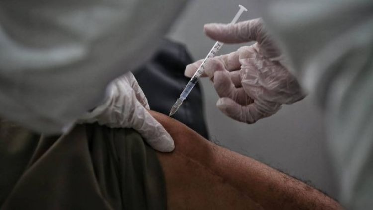 Ministerio de Salud publicará nombres de los que se vacunaron irregularmente