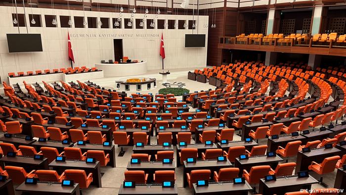 El Parlamento de Turquía aprueba adhesión de Finlandia a la OTAN