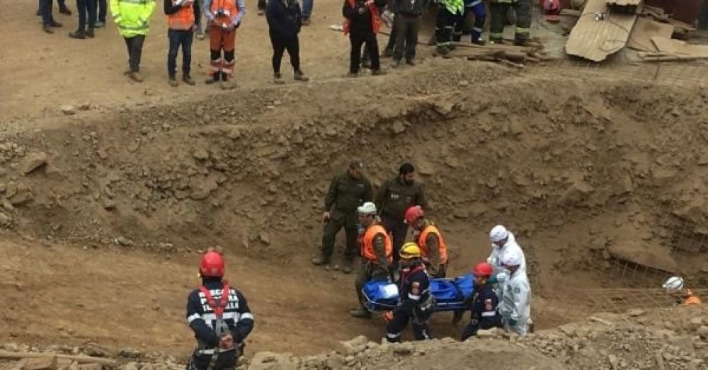 Chile: rescatan con vida a uno de los mineros atrapados y a otro fallecido
