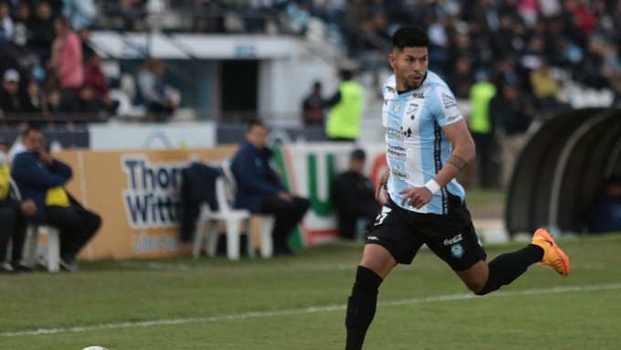 Resistencia suma a Richard Salinas