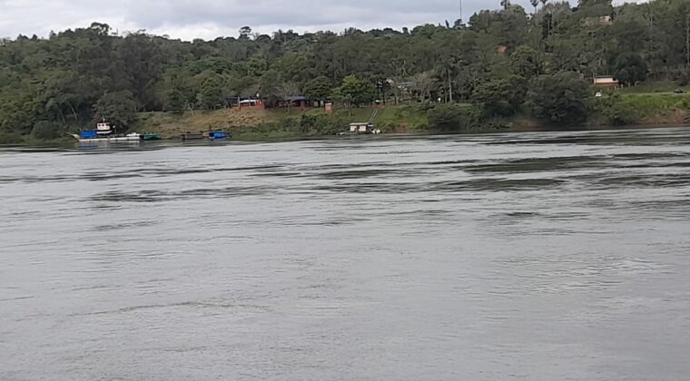 Ordenan liberar a los paraguayos retenidos por Armada Argentina